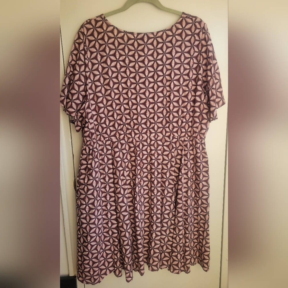 Chic Brown and Cream Geometric Maxi Dress - Picture 7 of 14